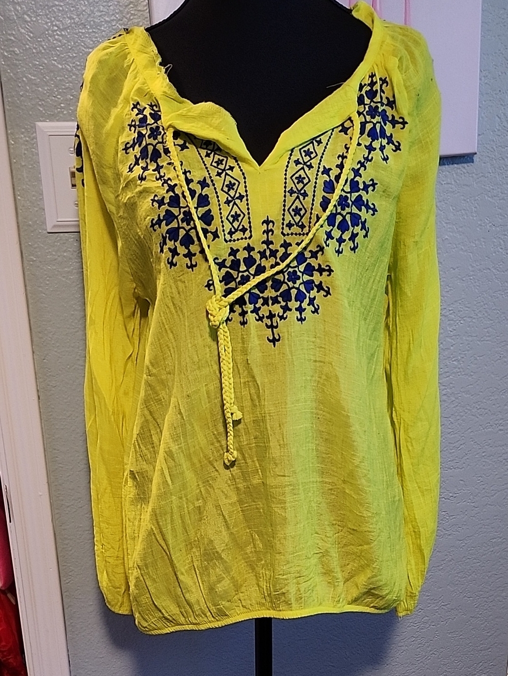 Gibson Latimer Yellow Peasant Tunic with Navy Embroidery